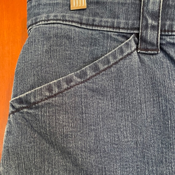 LL Bean Womens Classic Fit Denim Capri Pant Size 14 - Picture 4 of 10